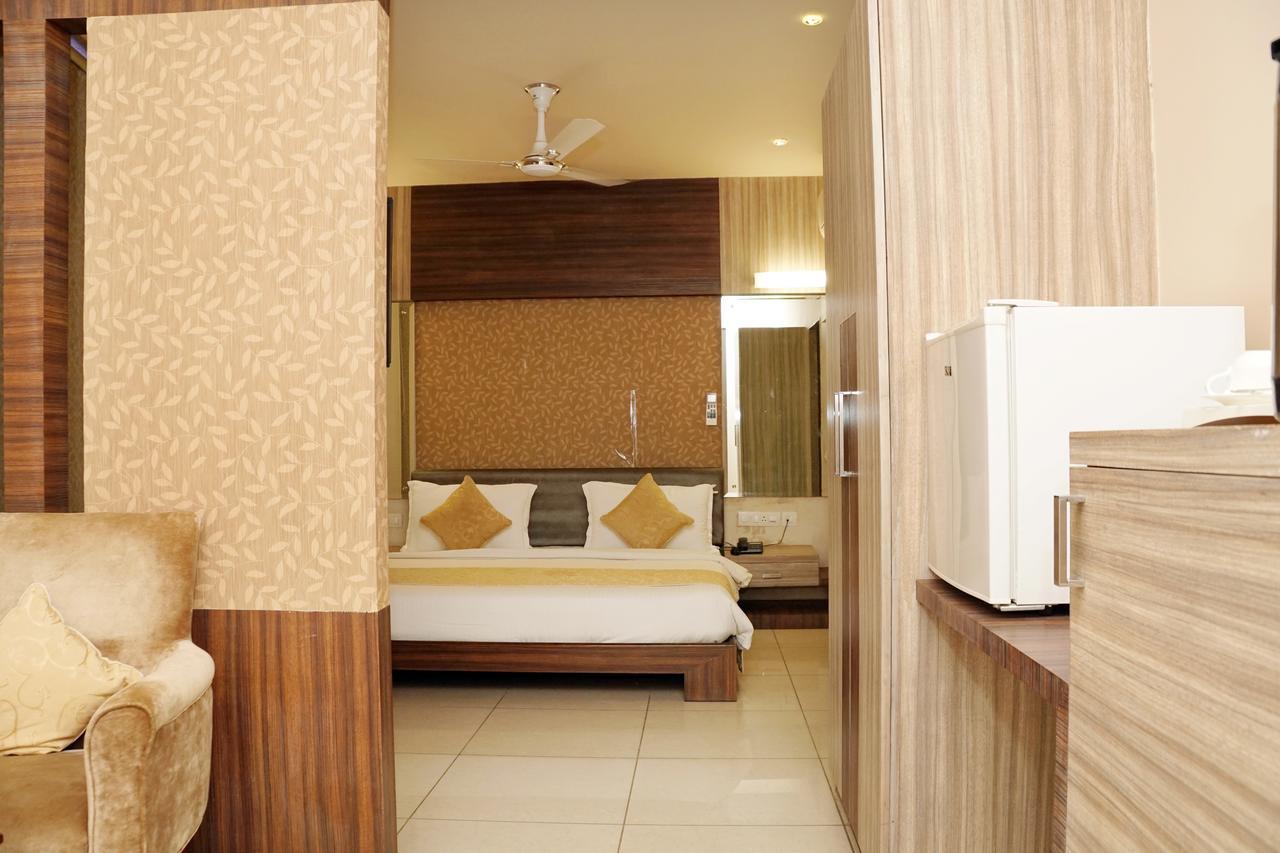 Hotel Gormoh Ahmedabad Exteriör bild
