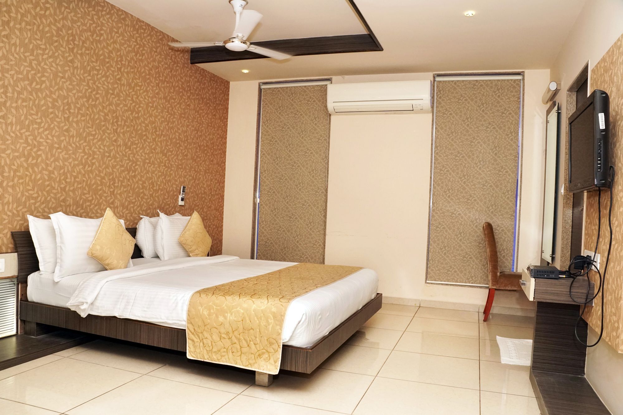 Hotel Gormoh Ahmedabad Exteriör bild