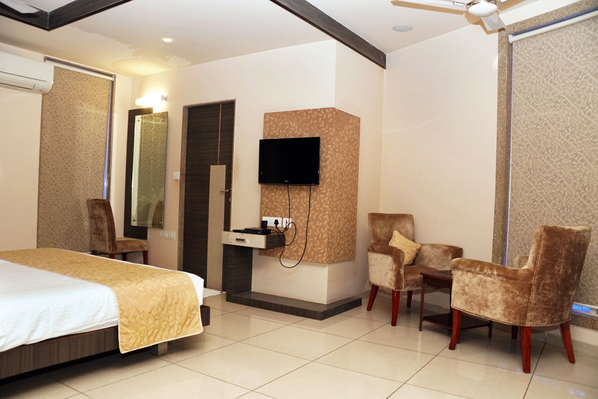 Hotel Gormoh Ahmedabad Exteriör bild
